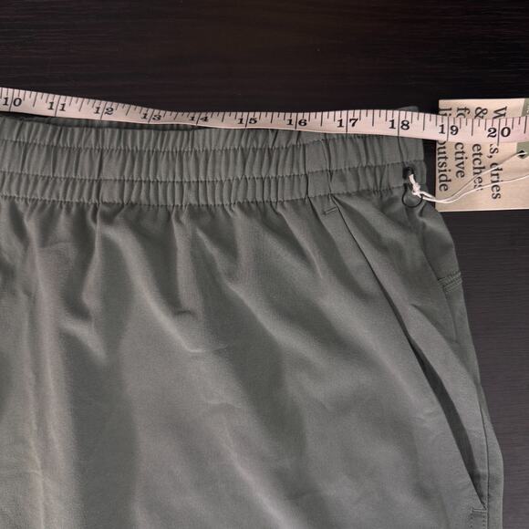 REI Active Pursuits Shorts Mens XL Athletic Gym Unlined UPF 50 NEW 7" Green - Picture 7 of 10